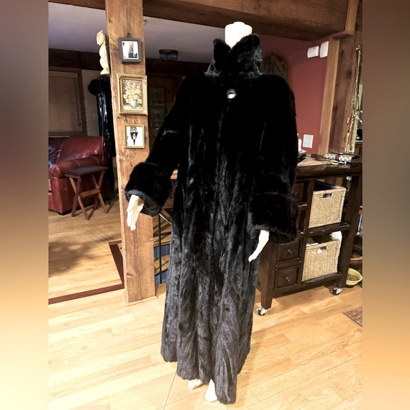 MINK (Real) LONG COAT-NEW COND NEVER WORN💥STUNNING CLASSIC Size M-L Retail $6000 - Picture 6 of 16